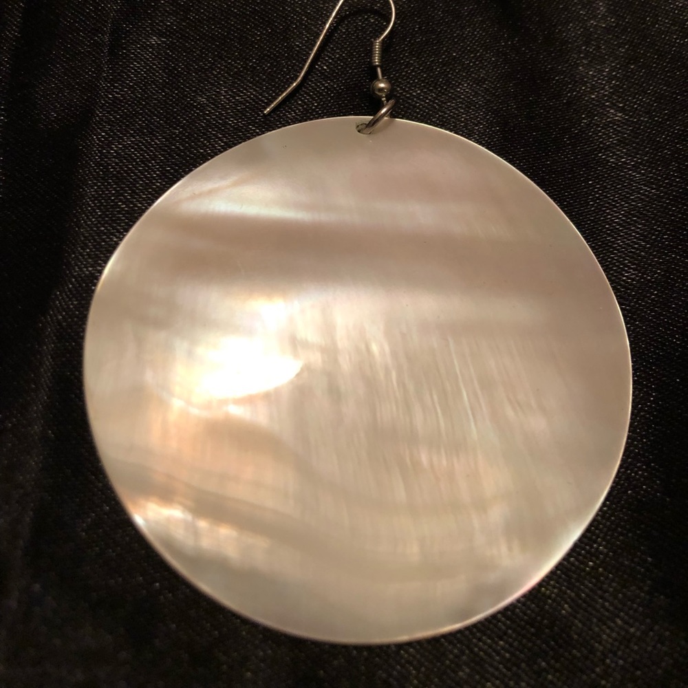 2/$20 💫💫💫Pearl inspired circle earrings